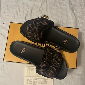 Fendi feel satin slides